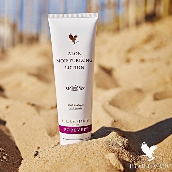 Forever Aloe Moisturizing Lotion with Collagen & Elastin for Silky Smooth Skin 4 fl oz 118 ml Gluten-Free Formula