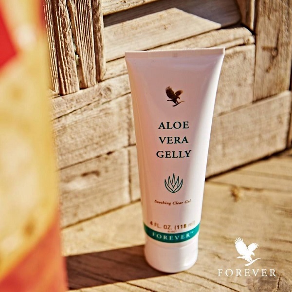 Forever Aloe Vera Gelly Soothing Clear Gel 4 fl oz 118 ml for Gentle Everyday Use Moisturizers Skin Repair