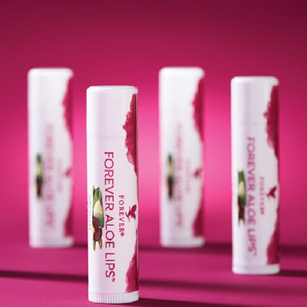 Forever Aloe Lips Ultimate Lip Care - Powerful Soothing Moisture for Any Season, Vegetarian Friendly, Gluten Free, Year-Round Solution