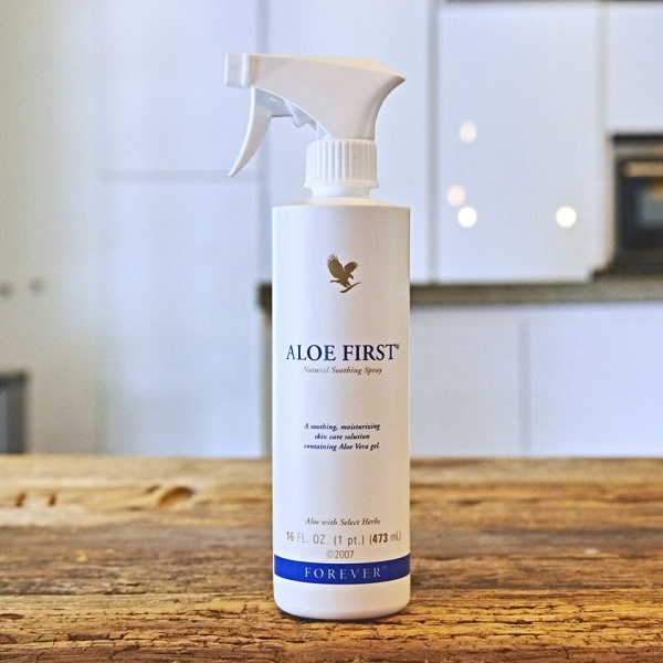 Forever Aloe First Spray - Fast-Acting Soothing Power for Skin & Hair pH-Balanced Formula with Aloe Vera & Plant Extracts Vegetarian Gluten-Free - Bee