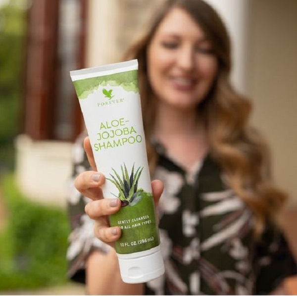 Forever Aloe-Jojoba Shampoo - Deep Cleansing & Nourishing for All Hair Types - Gentle on Scalp - Natural Lather - Gluten Free - Vegan & Vegetarian Friendly - 10 FL OZ - Hydrate & Moisturize