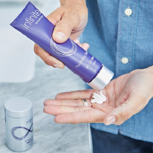 Forever Infinite Hydrating Cleanser 4 fl oz 118 mL Gentle Moisturizing Face Wash for Sensitive Skin Daily Use