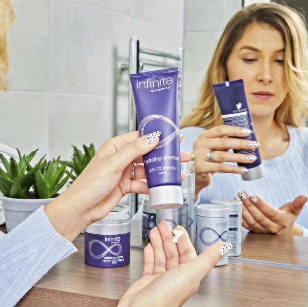 Forever Infinite Hydrating Cleanser 4 fl oz 118 mL Gentle Moisturizing Face Wash for Sensitive Skin Daily Use