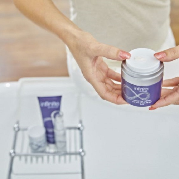 Forever Infinite Restoring Crème 1.7 oz Lightweight Moisturizer for All Skin Types Hydrating Cream for Daily Use