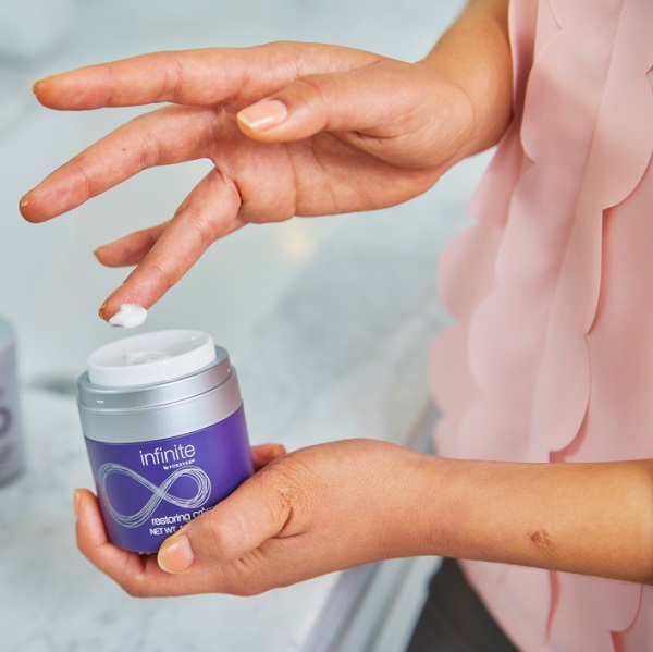 Forever Infinite Restoring Crème 1.7 oz Lightweight Moisturizer for All Skin Types Hydrating Cream for Daily Use