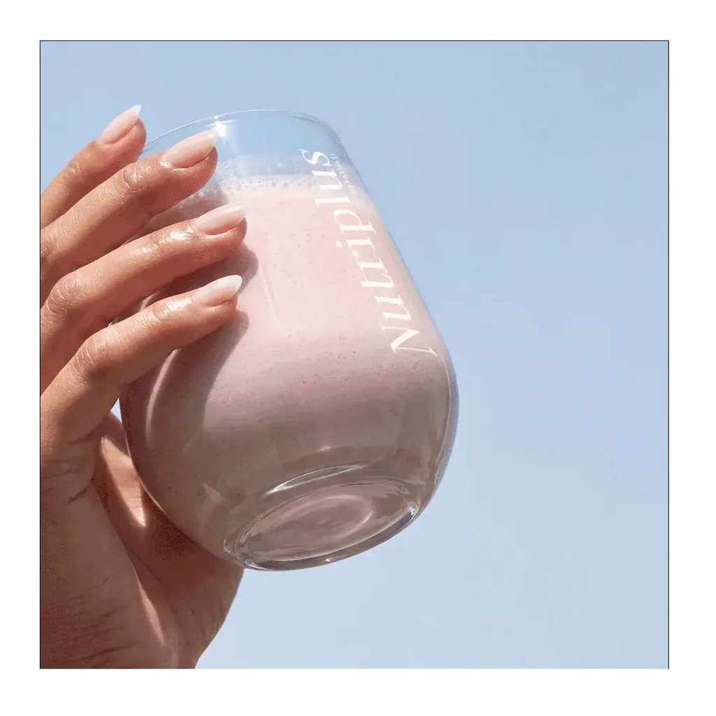 Farmasi Nutriplus Shake Strawberry Supreme — image 4 of 9 Farmasi Nutriplus Shake Strawberry Supreme product gallery image 4