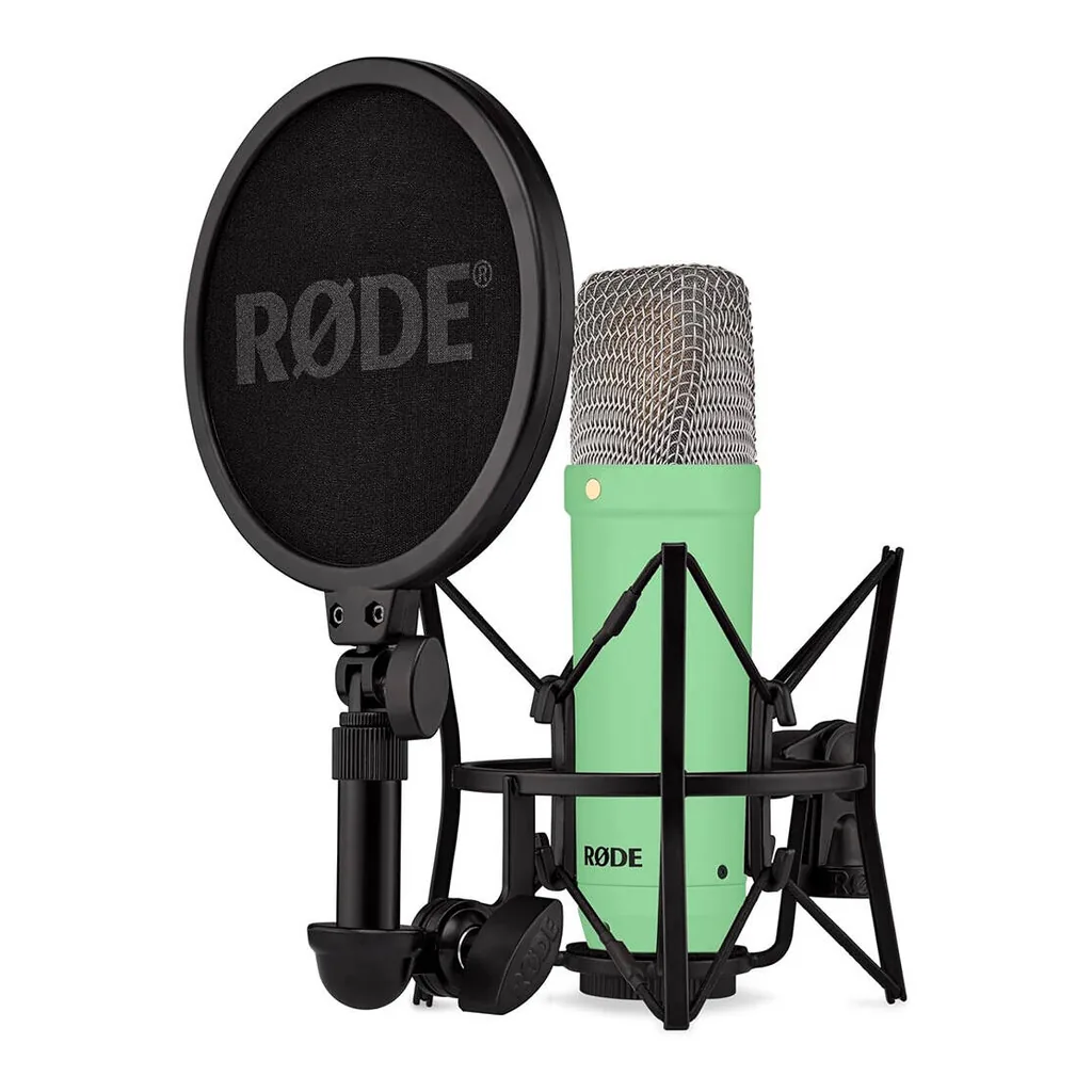 6d5a6405bae550b91a59e6e33639e807-hi.jpg RODE NT1 Signature Series Condenser Microphone
