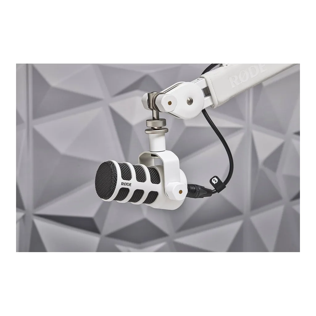 86098fad47e4a24f9ce1e81c1d5e1e0e-hi.jpg RODE PodMic W - Dynamic Microphone