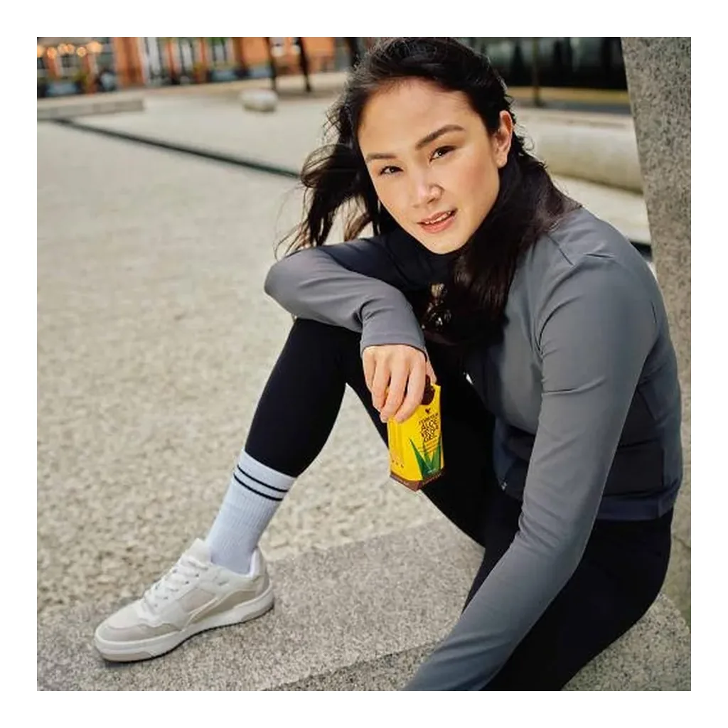 Forever Aloe Vera Gel® Minis — Official lifestyle photo 2 Forever Aloe Vera Gel® Minis — official lifestyle photograph; props are not included