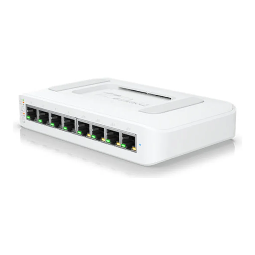 Ubiquiti UniFi Lite 8-Port PoE+ Switch – Gallery image 3 Ubiquiti UniFi Lite 8-Port PoE+ Switch – Gallery image 3