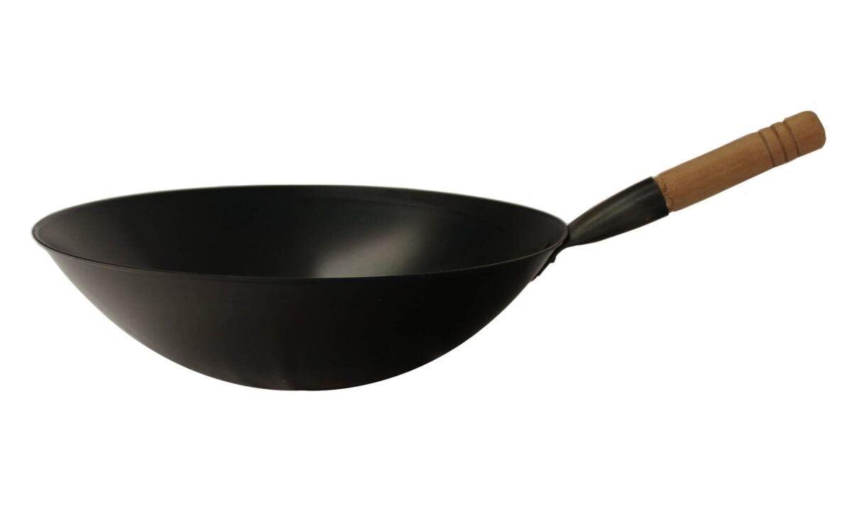 1f39964b-b485-4c4b-af18-20b94ba59bec.jpg SPT - 15.75″ Induction Ready Cool Roll Iron Wok - Black