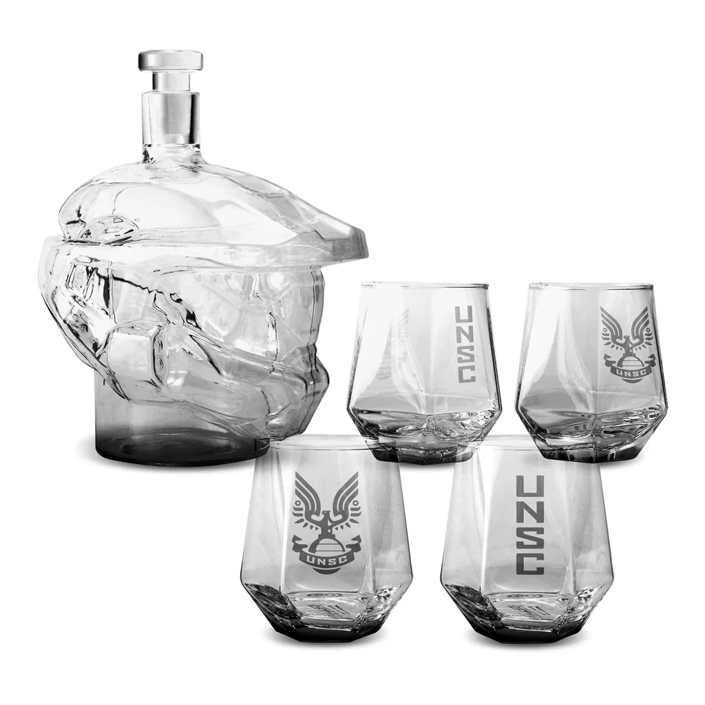 5032c42c-0ed2-453e-8efa-be8d700d3f64.jpg Halo - Infinite Master Chief Helmet 6-Piece Whiskey Decanter Set with Glasses - Clear