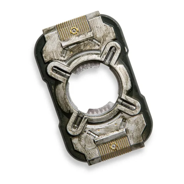 c643b5b1-d2a4-4386-868e-1096c0459f17.jpg Halo - Cortana Chip Metal Bottle Opener Replica - Silver