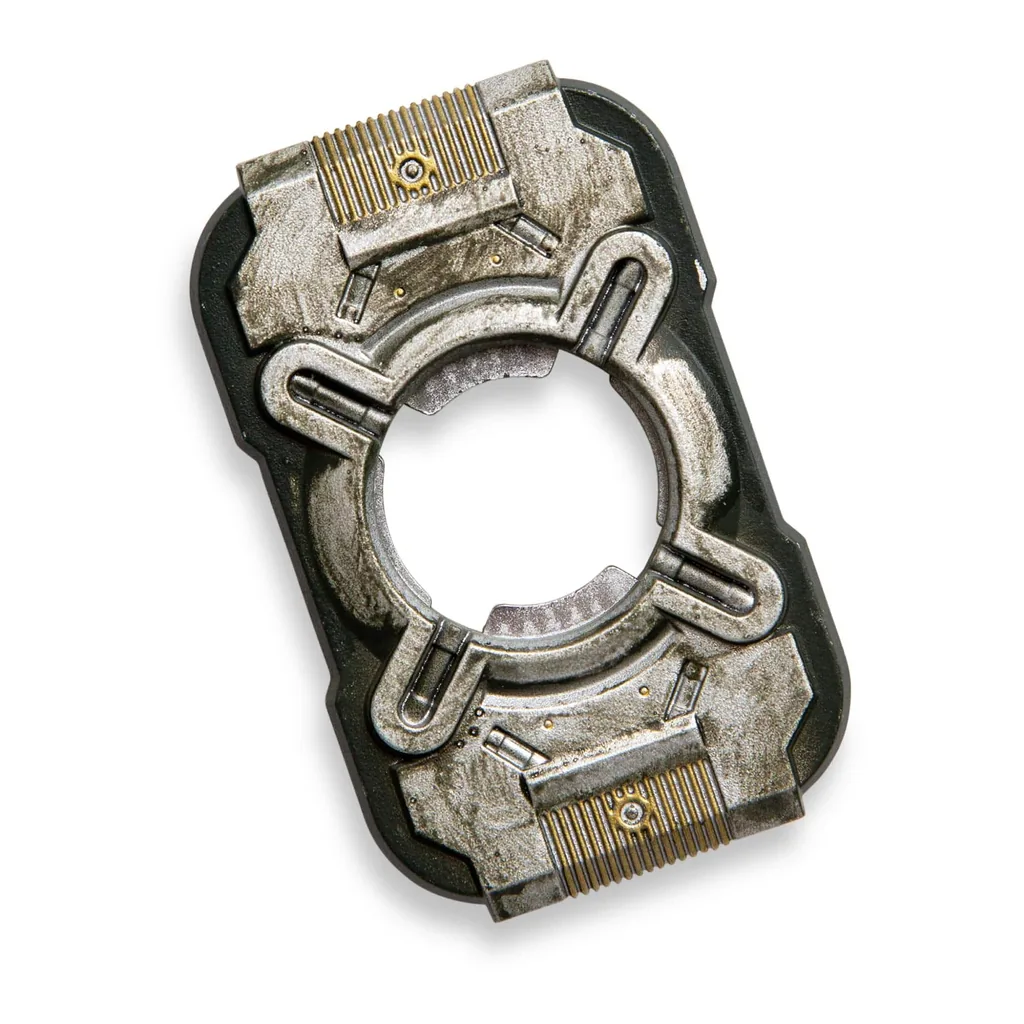 c643b5b1-d2a4-4386-868e-1096c0459f17.jpg Halo - Cortana Chip Metal Bottle Opener Replica - Silver