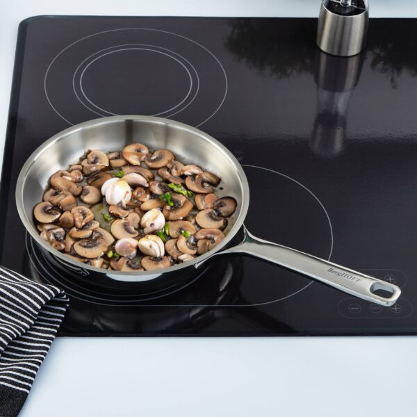 e22a94cc-e94c-4349-bec8-6836df891deb.jpg BergHOFF - DiNA Helix Recycled 18/10 Stainless Steel Fry Pan, 9.5" - Silver