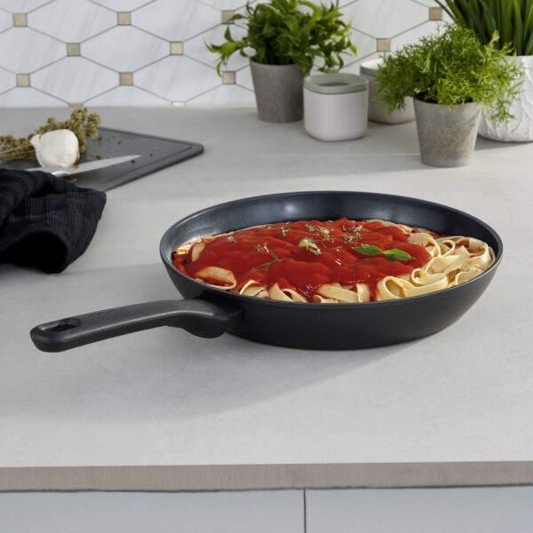 f29ff4b8-f17f-4b60-8840-d7c6bbae6a90.jpg BergHOFF - DiNA Helix Nonstick Ceramic Frying Pan 11", Recycled Aluminum - Black