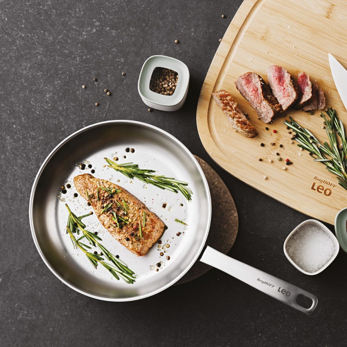 ff9c0f43-f6ae-44da-81c8-9b502c5b3fe4.jpg BergHOFF - Leo Graphite Recycled 18/10 Stainless Steel Frying Pan 10" - Silver